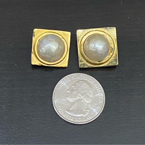 Vintage Signed LES BERNARD Designer Pearl Gold-tone Square Statement Earrings - Picture 6 of 14